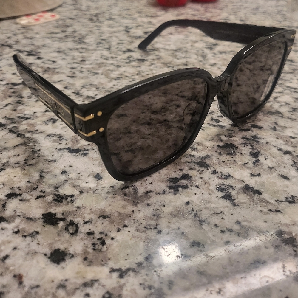 DiorSignature S7F sunglasses